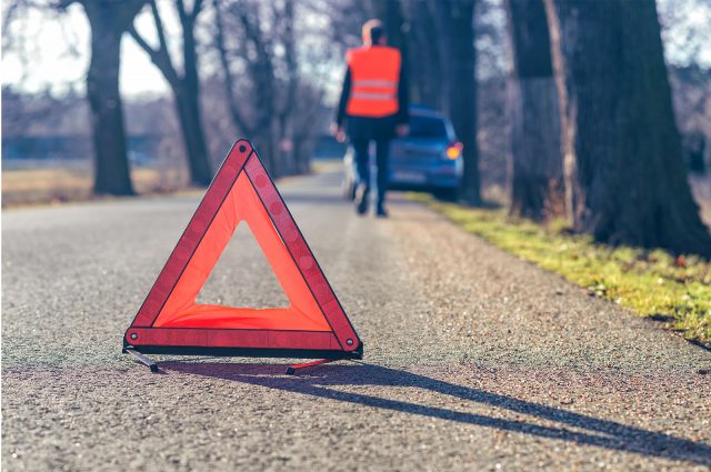 triangulo de perigo para acidentes de carro